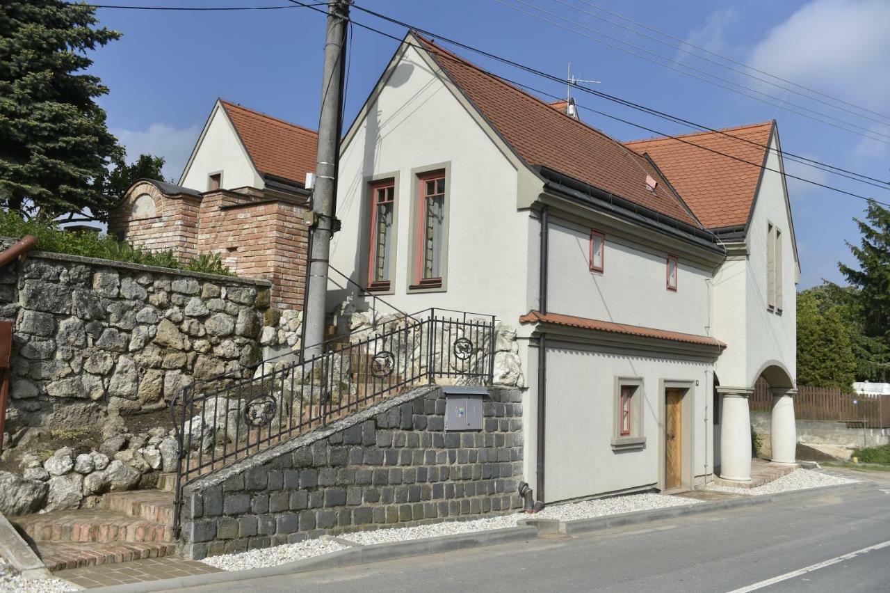 Penzion Dobre Casy Valtice Kültér fotó