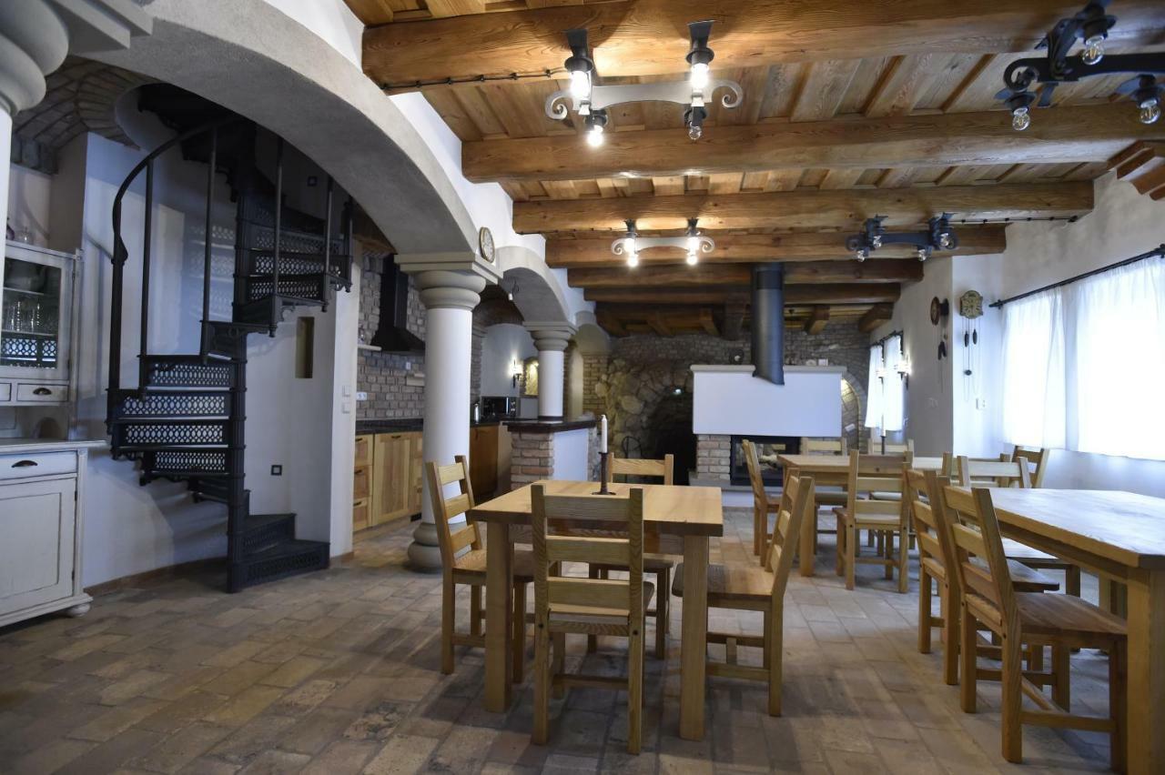 Penzion Dobre Casy Valtice Kültér fotó